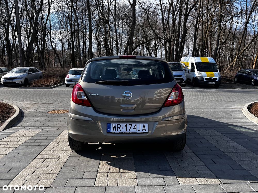 Opel Corsa 1.2 16V Cosmo - 4
