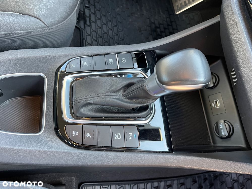 Hyundai IONIQ Hybrid Premium - 12