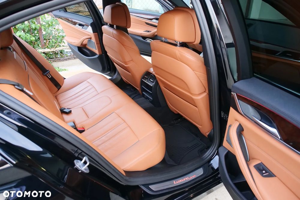 BMW Seria 5 520d Luxury Line - 9