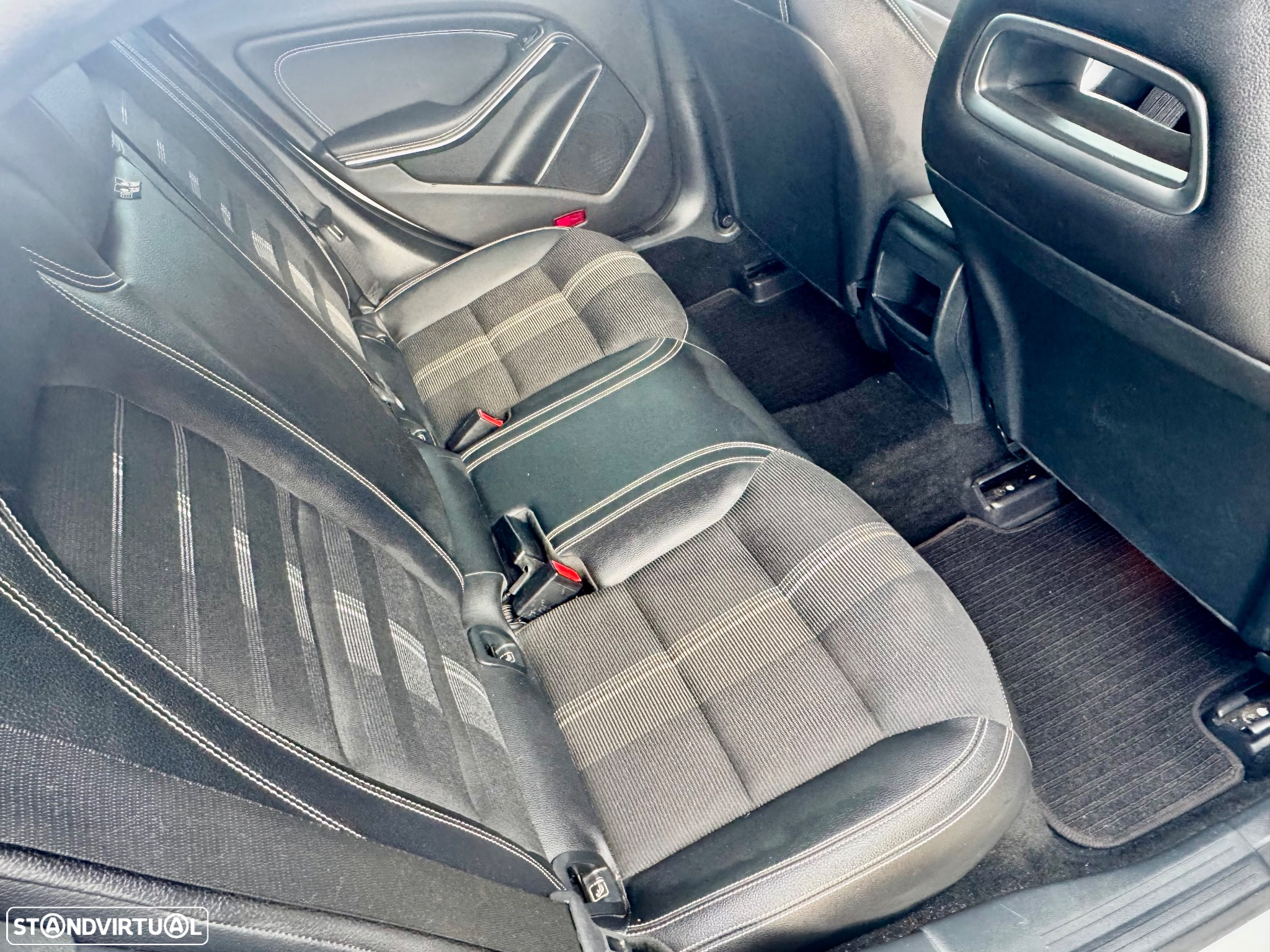 Mercedes-Benz CLA 180 CDi AMG Line - 11