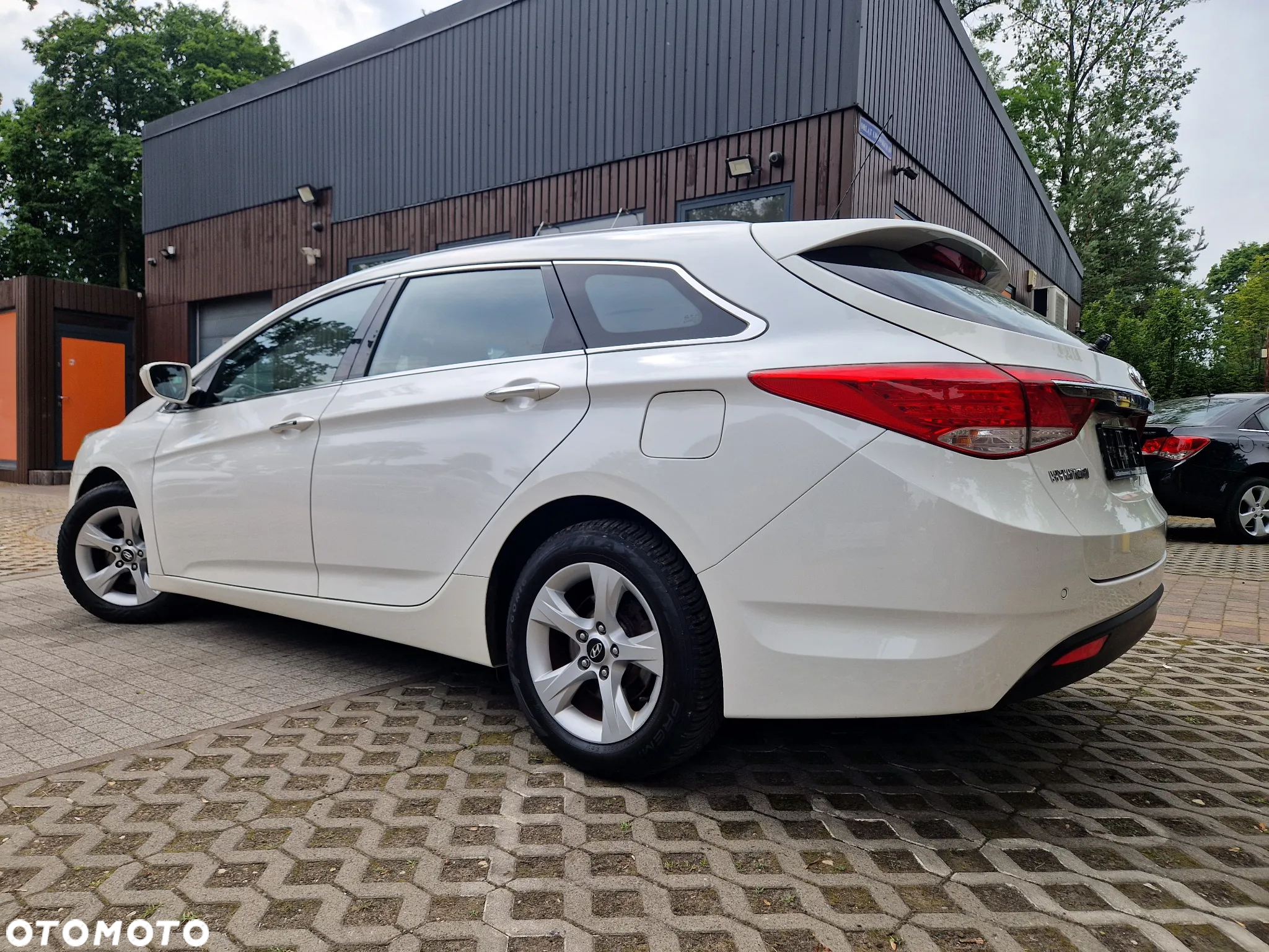 Hyundai i40 Kombi blue 1.6 Family+ - 4