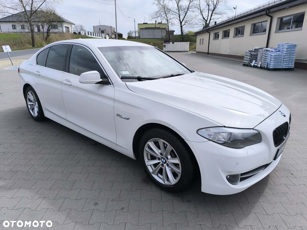 BMW Seria 5 525d xDrive - 6