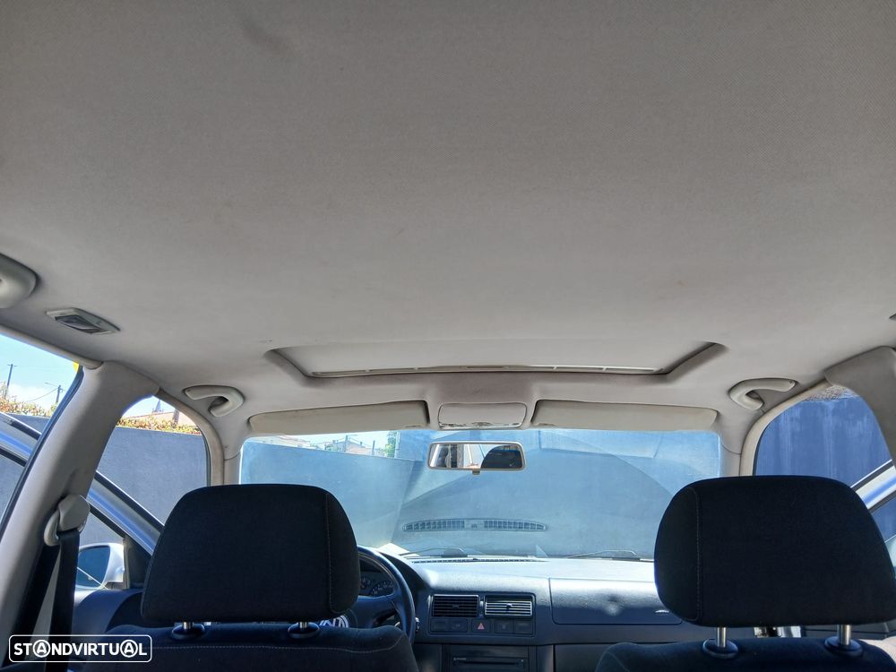 VW Golf 1.9 TDi Highline - 23