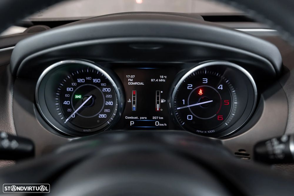 Jaguar XE 2.0 D Prestige Aut. - 13