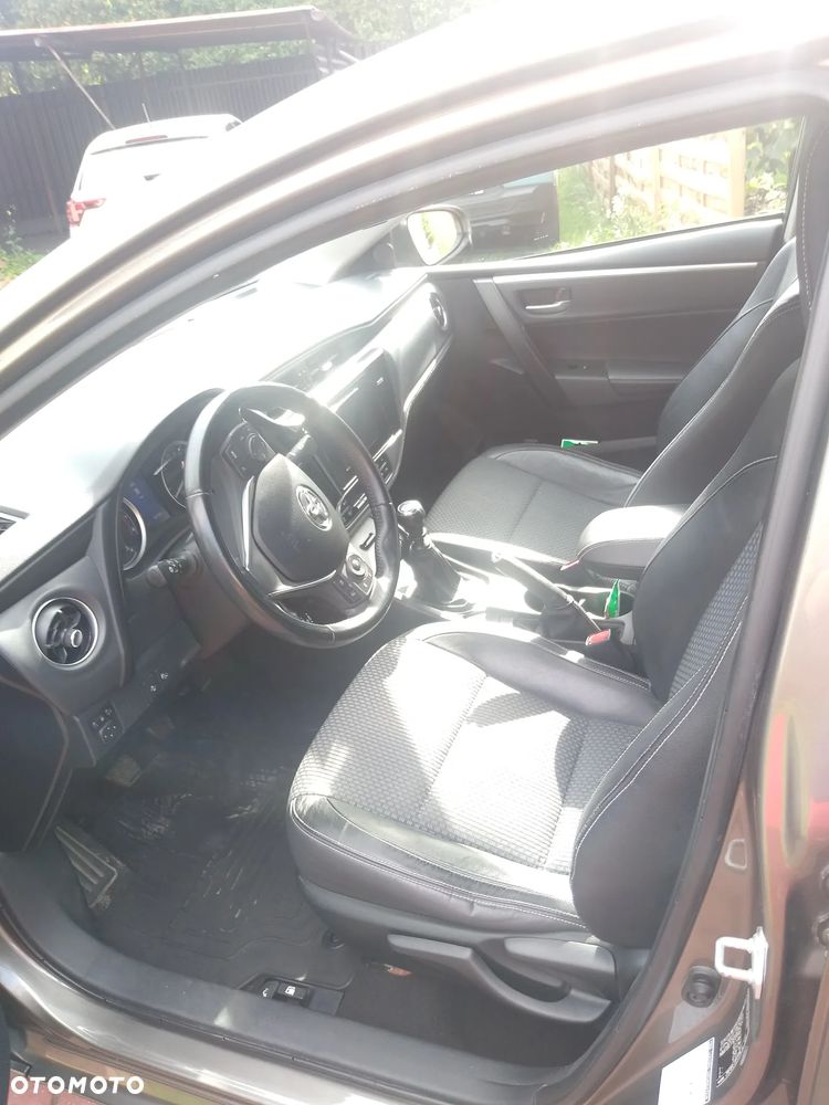Toyota Corolla 1.6 Prestige EU6 - 8