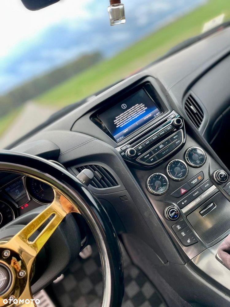 Hyundai Genesis Coupe 3.8 V6 Executive - 15