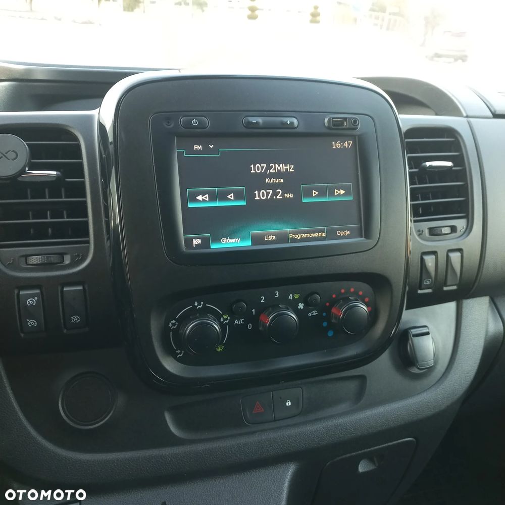 Opel Vivaro L2H1 2,9t Elegance Business - 15