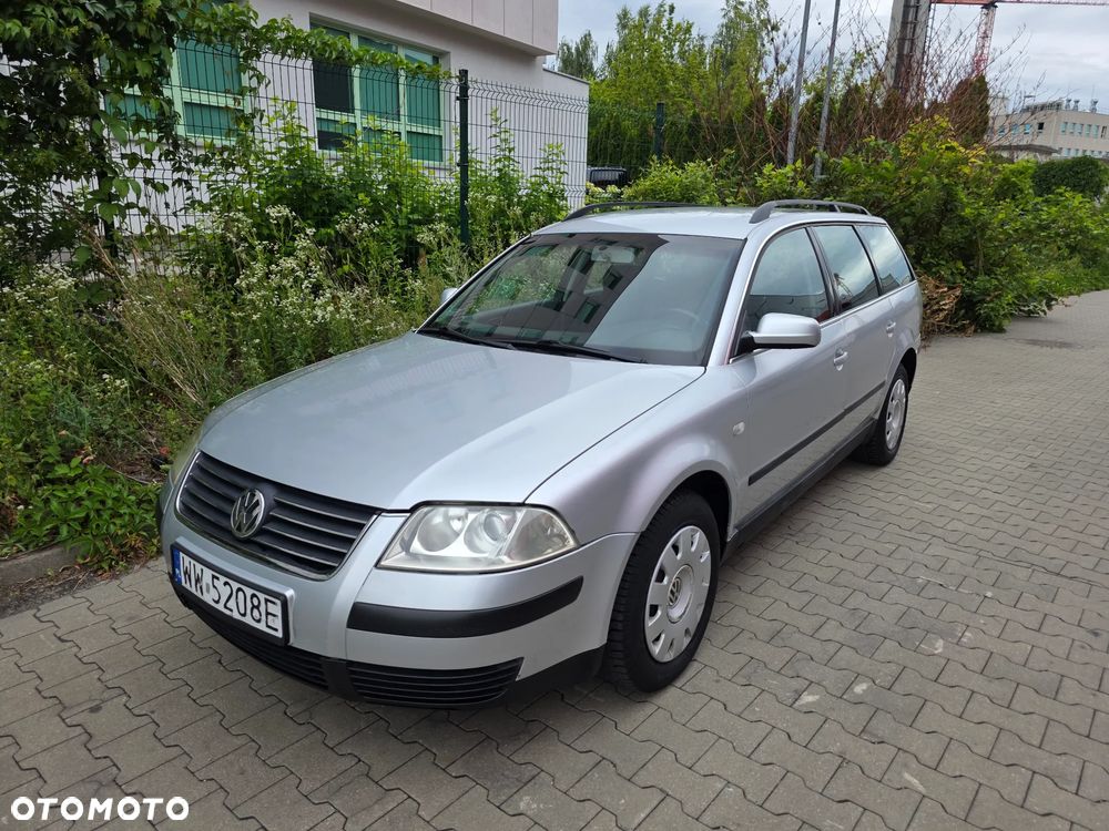 Volkswagen Passat 1.6 Family - 1