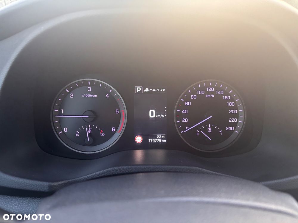 Hyundai Tucson blue 1.7 CRDi 2WD DCT Premium - 31