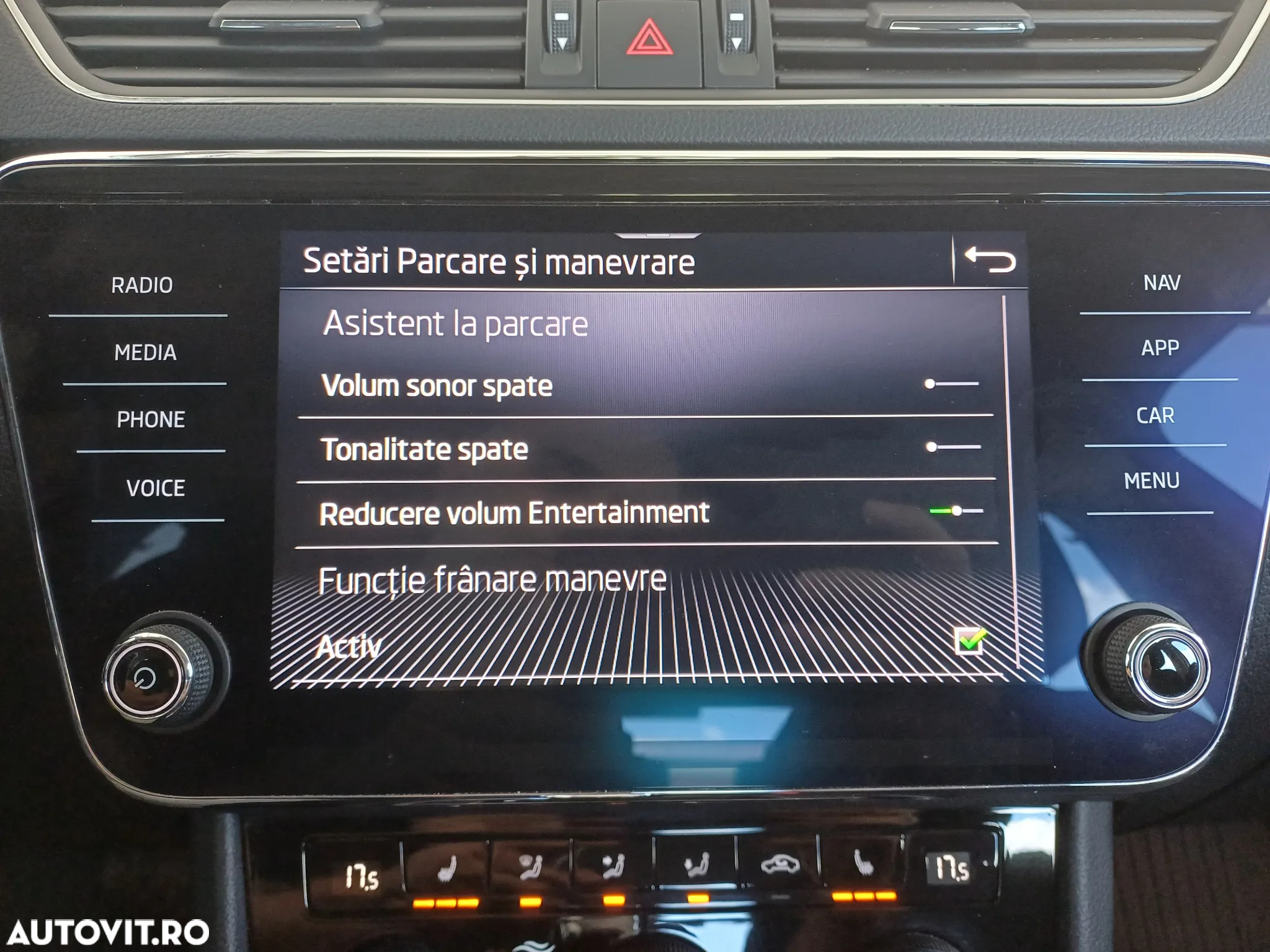 Skoda Superb 2.0 TDI DSG Ambition - 23