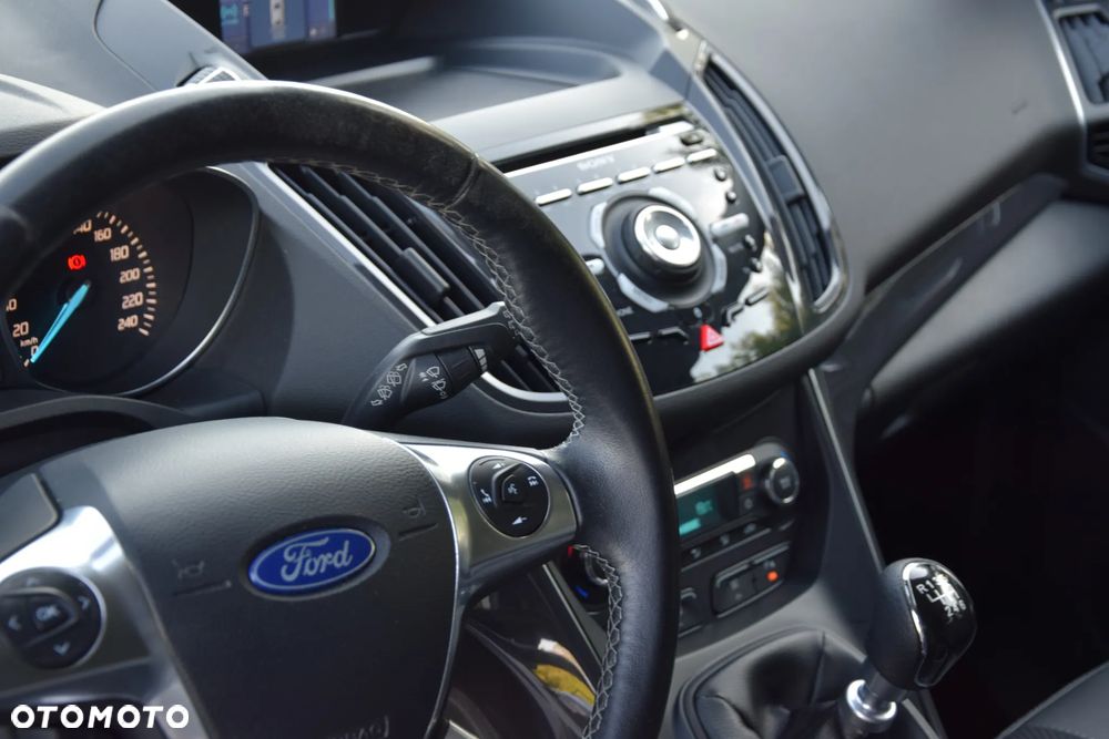 Ford Kuga 2.0 TDCi 4WD Titanium - 26