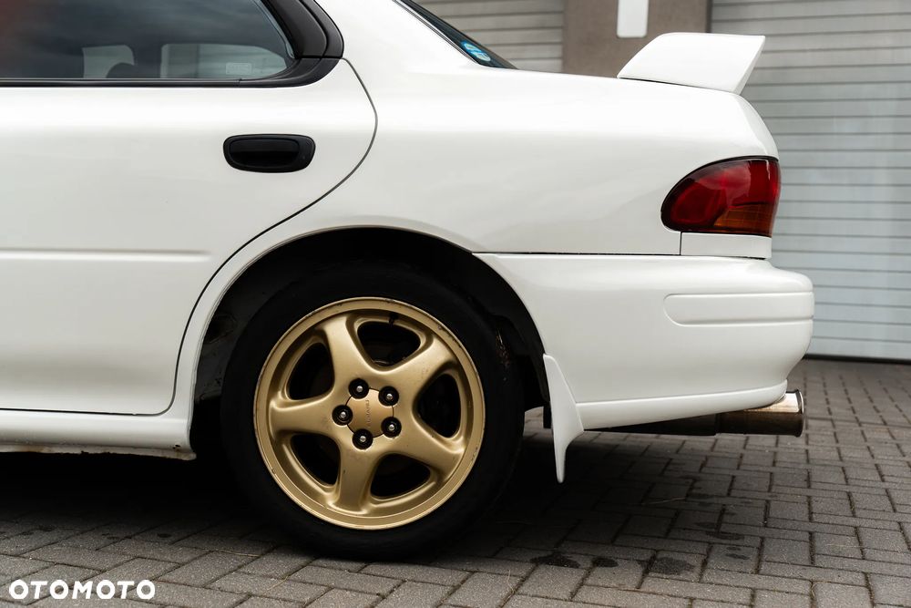 Subaru Impreza 2.0 GT - 16