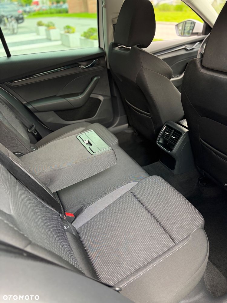 Skoda Octavia 2.0 TDI Ambition DSG - 27