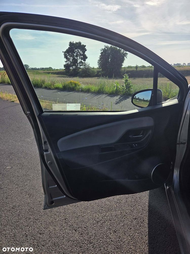 Toyota Yaris 1.33 Premium - 10
