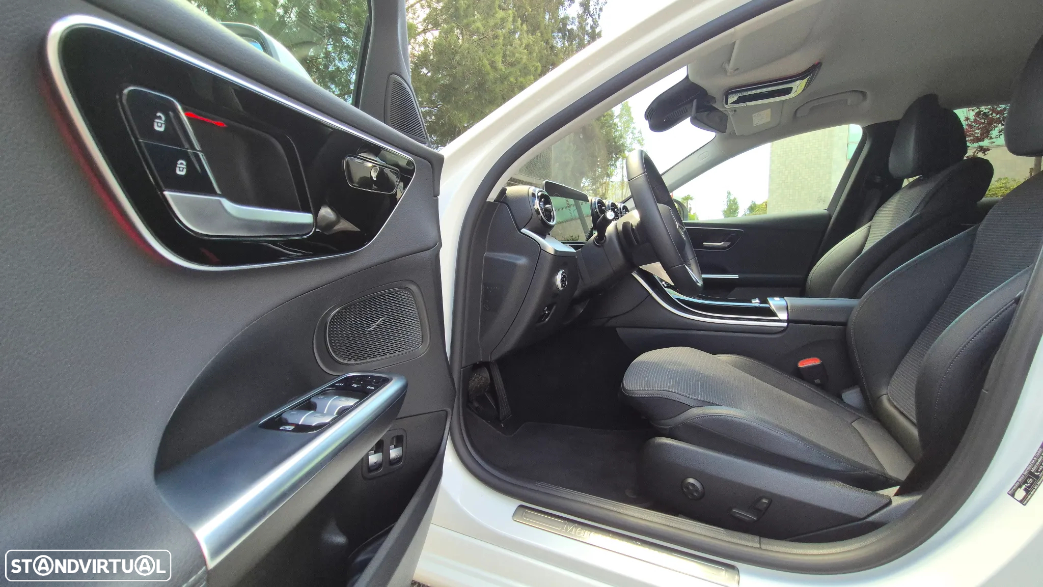 Mercedes-Benz C 300 e Avantgarde - 22