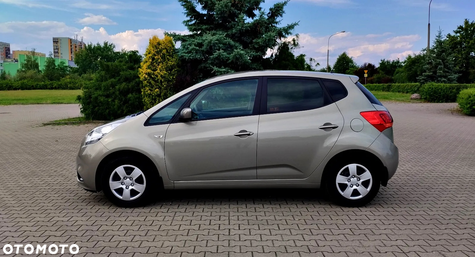 Kia Venga - 7