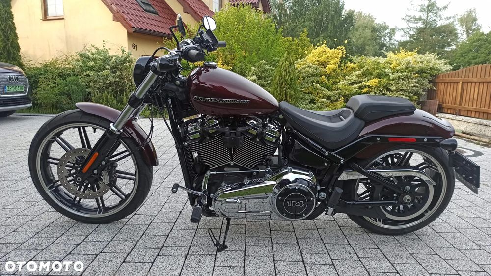 Harley-Davidson Softail Breakout - 12