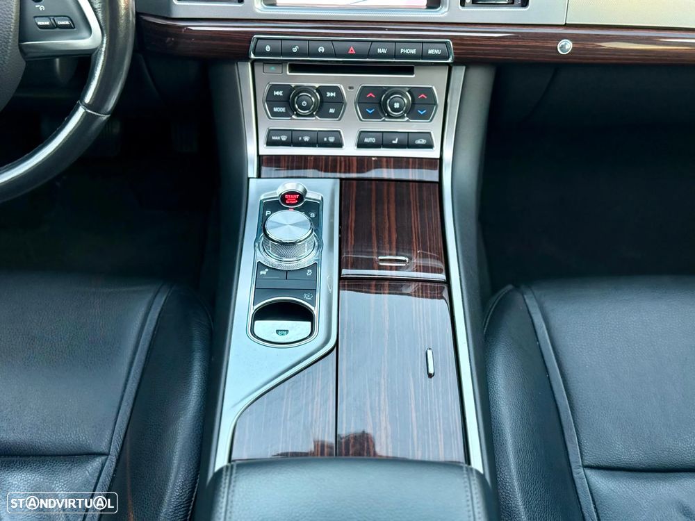 Jaguar XF 2.2 - 15