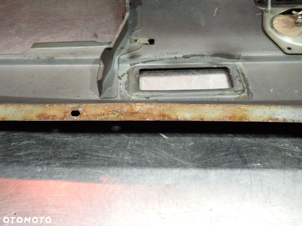 DESKA ROZDZIELCZA VOLKSWAGEN T3 - 18