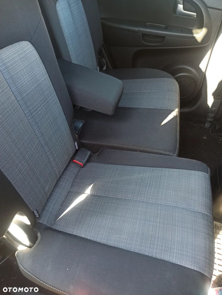 Kia Venga 1.6 L - 9