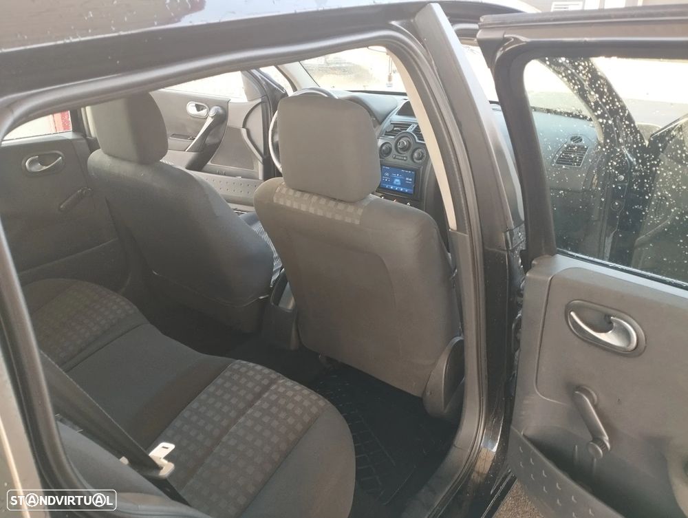 Renault Mégane Break 1.5 dCi Dynamique - 8