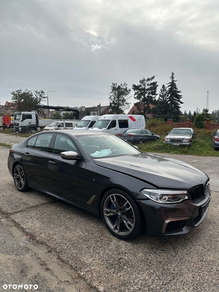 BMW Seria 5 M550i xDrive sport - 2