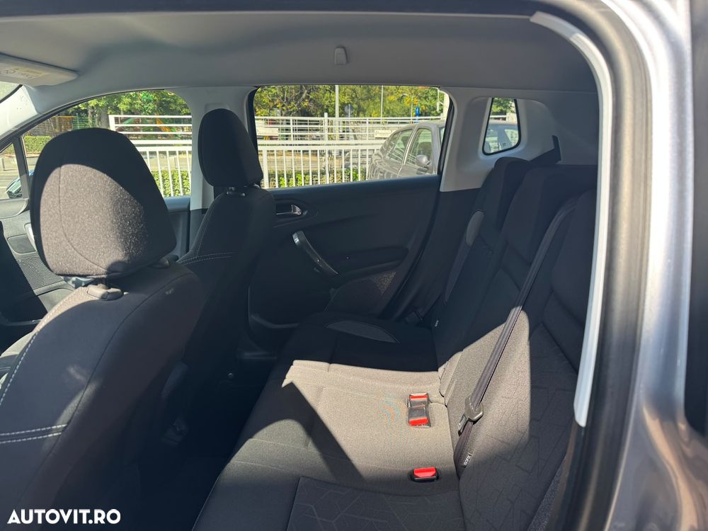 Peugeot 2008 PureTech 110 Style - 9