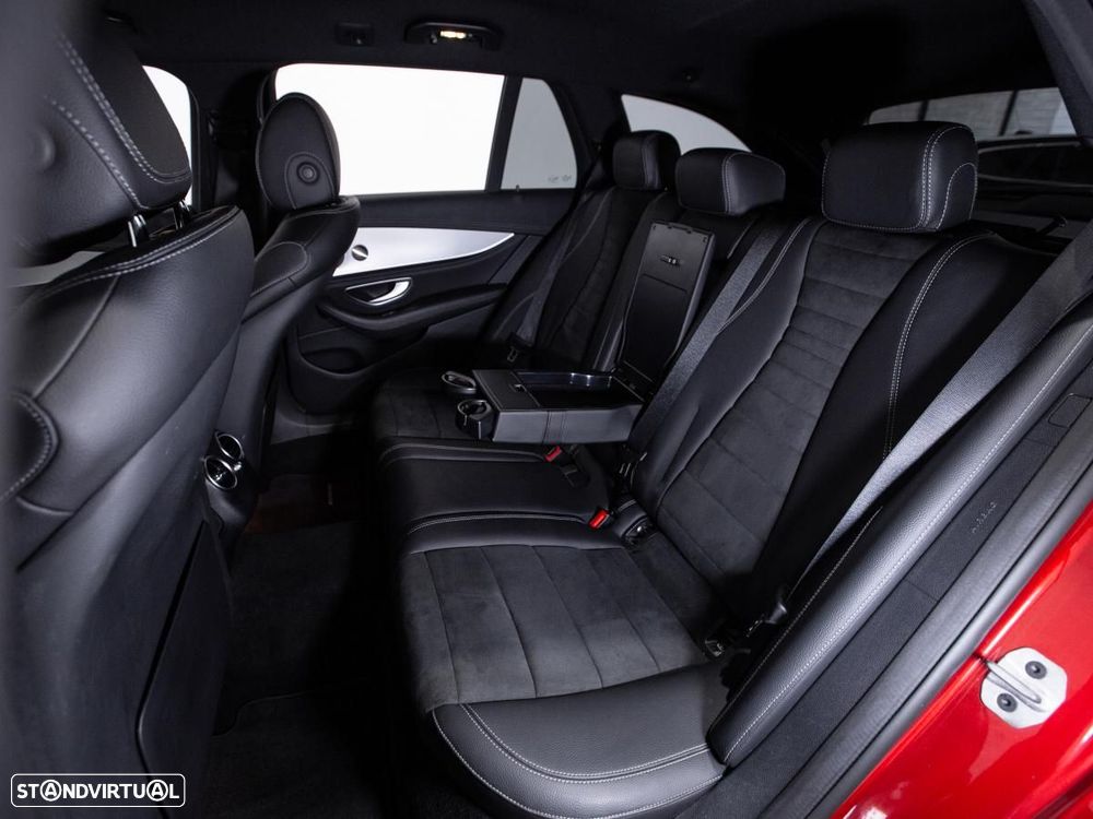 Mercedes-Benz E 300 de 4Matic 9G-TRONIC AMG Line - 11