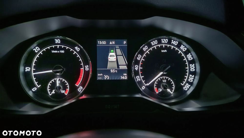 Skoda Superb 2.0 TDI DSG L&K - 33