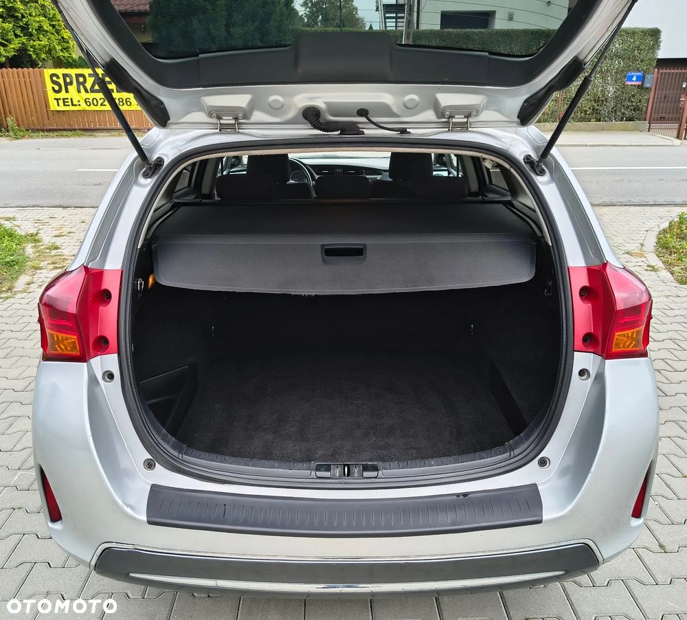Toyota Auris 1.8 HSD Luna - 16