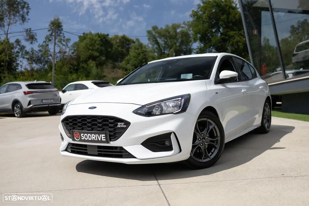 Ford Focus 1.0 EcoBoost S&S ST-LINE - 11