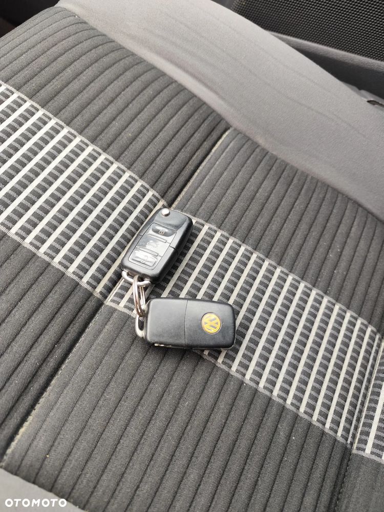 Volkswagen Golf - 20