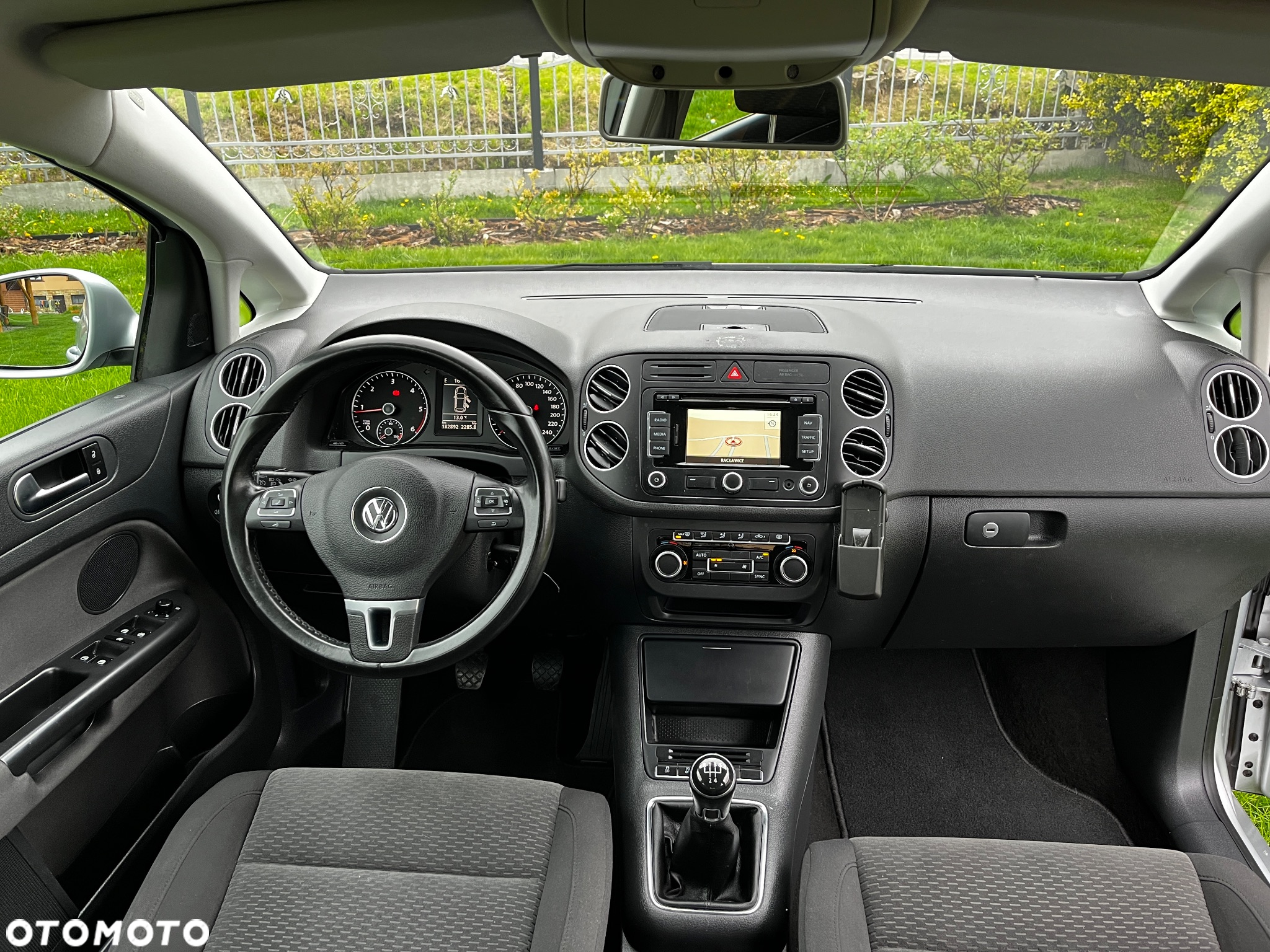 Volkswagen Golf Plus 1.6 TDI BlueMot Comfortline - 11
