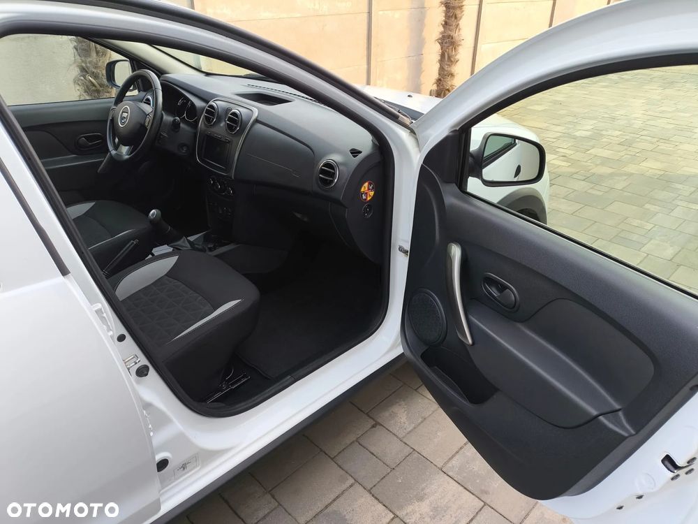 Dacia Sandero 1.5 dCi Laureate - 11