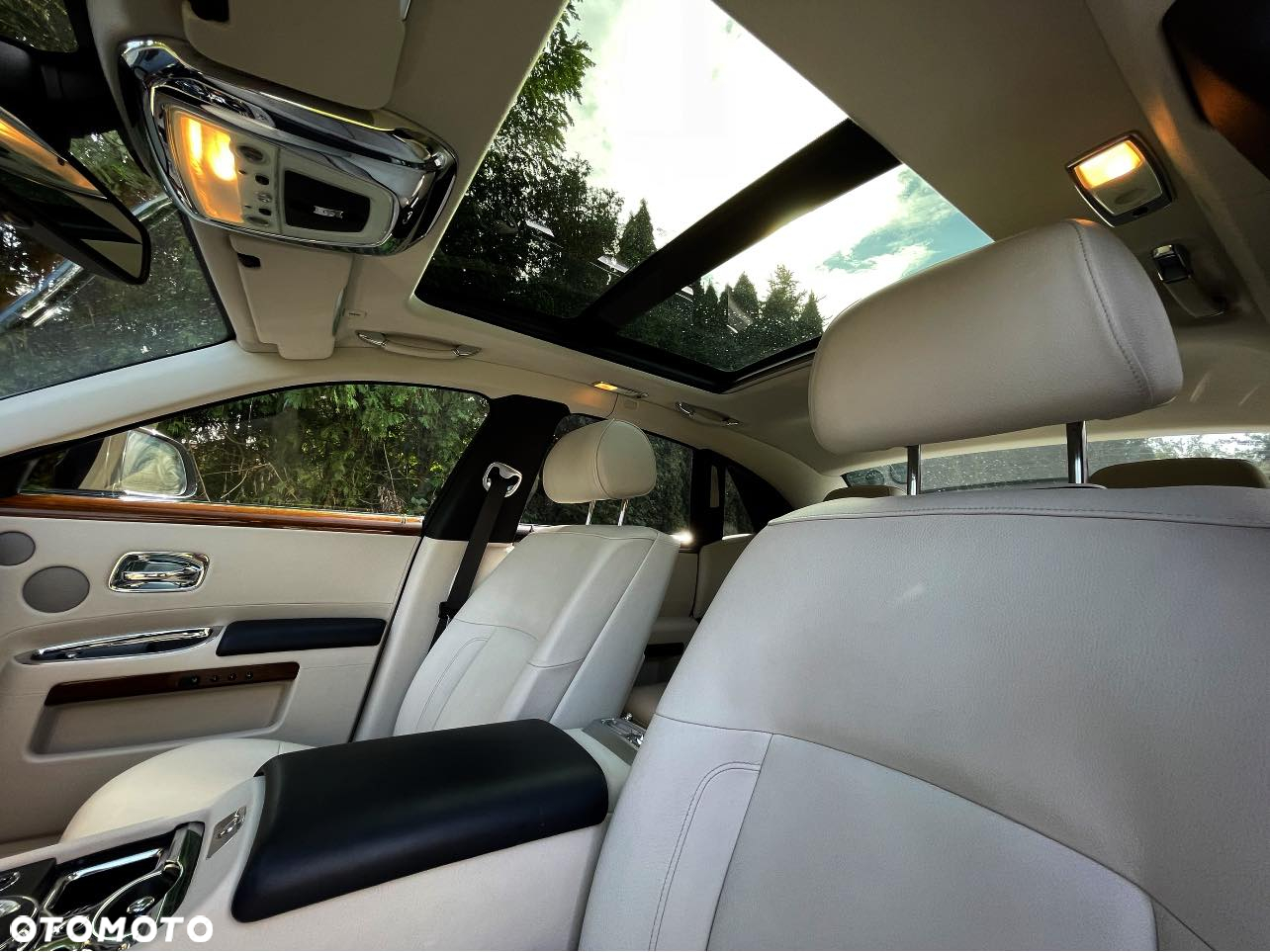 Rolls-Royce Ghost - 3