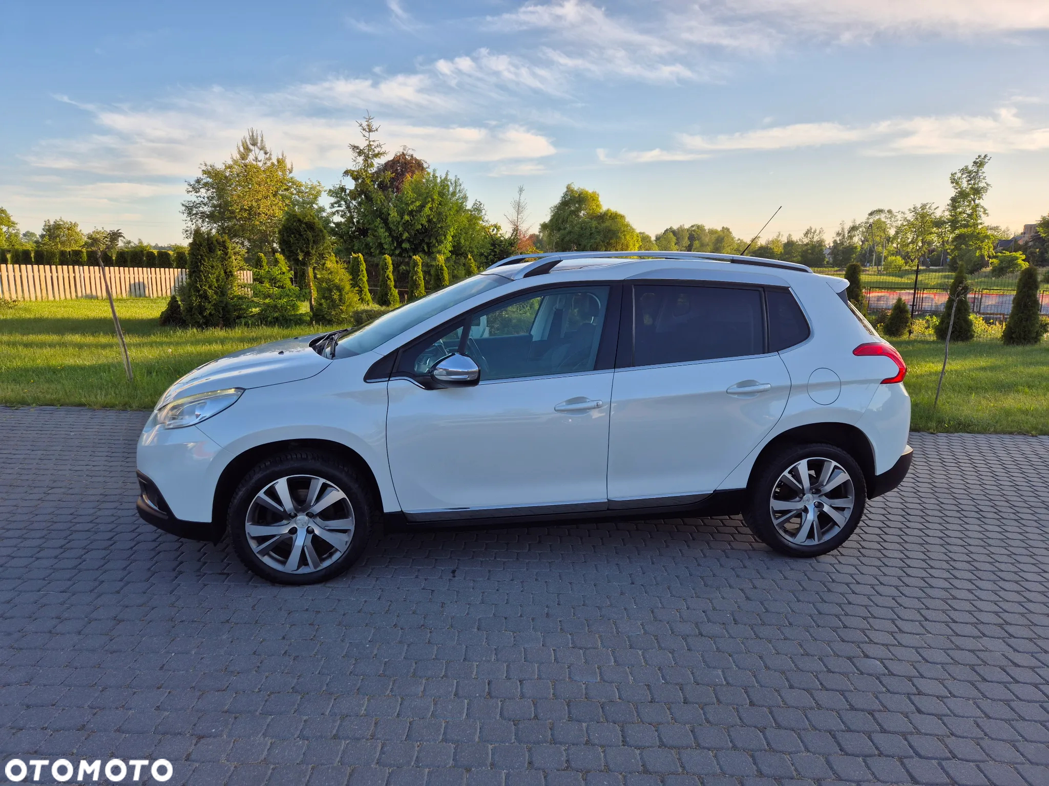 Peugeot 2008 e-HDi FAP 115 STOP & START Business-Line - 13