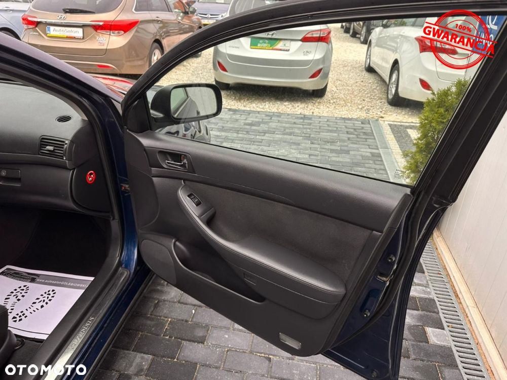 Toyota Avensis - 22