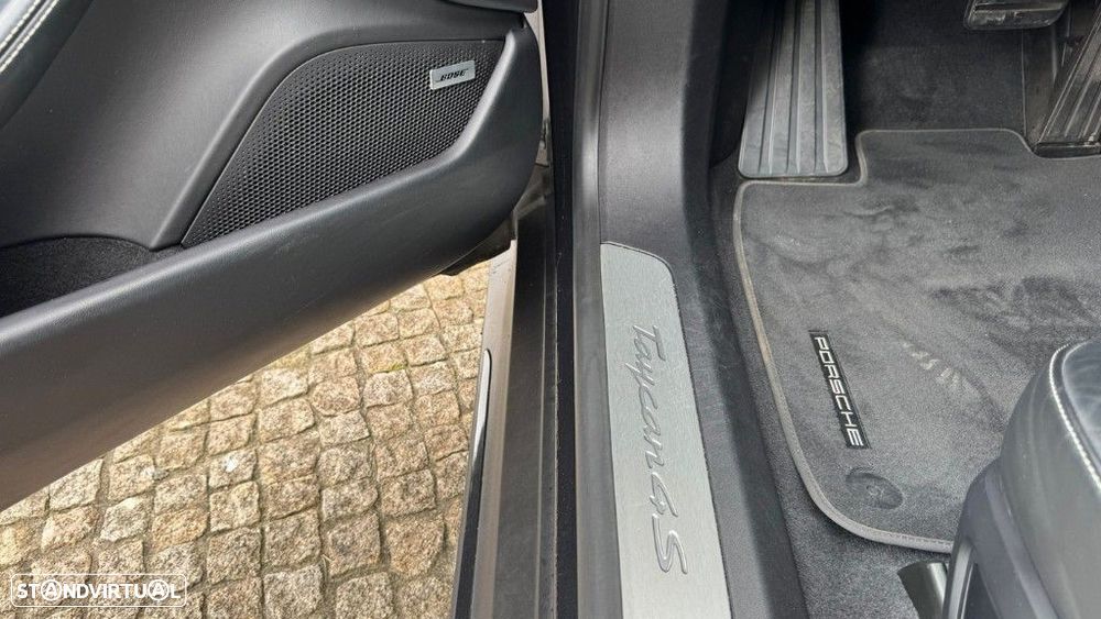 Porsche Taycan 4S - 9
