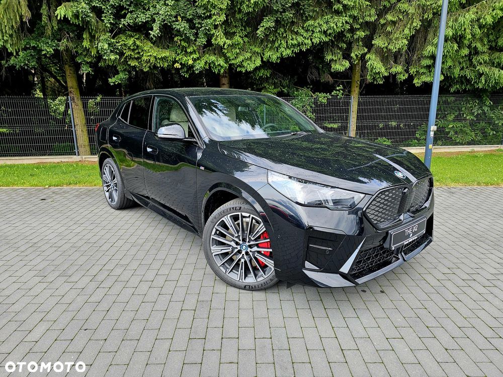 BMW iX2 eDrive20 66.5kWh M Sport - 8