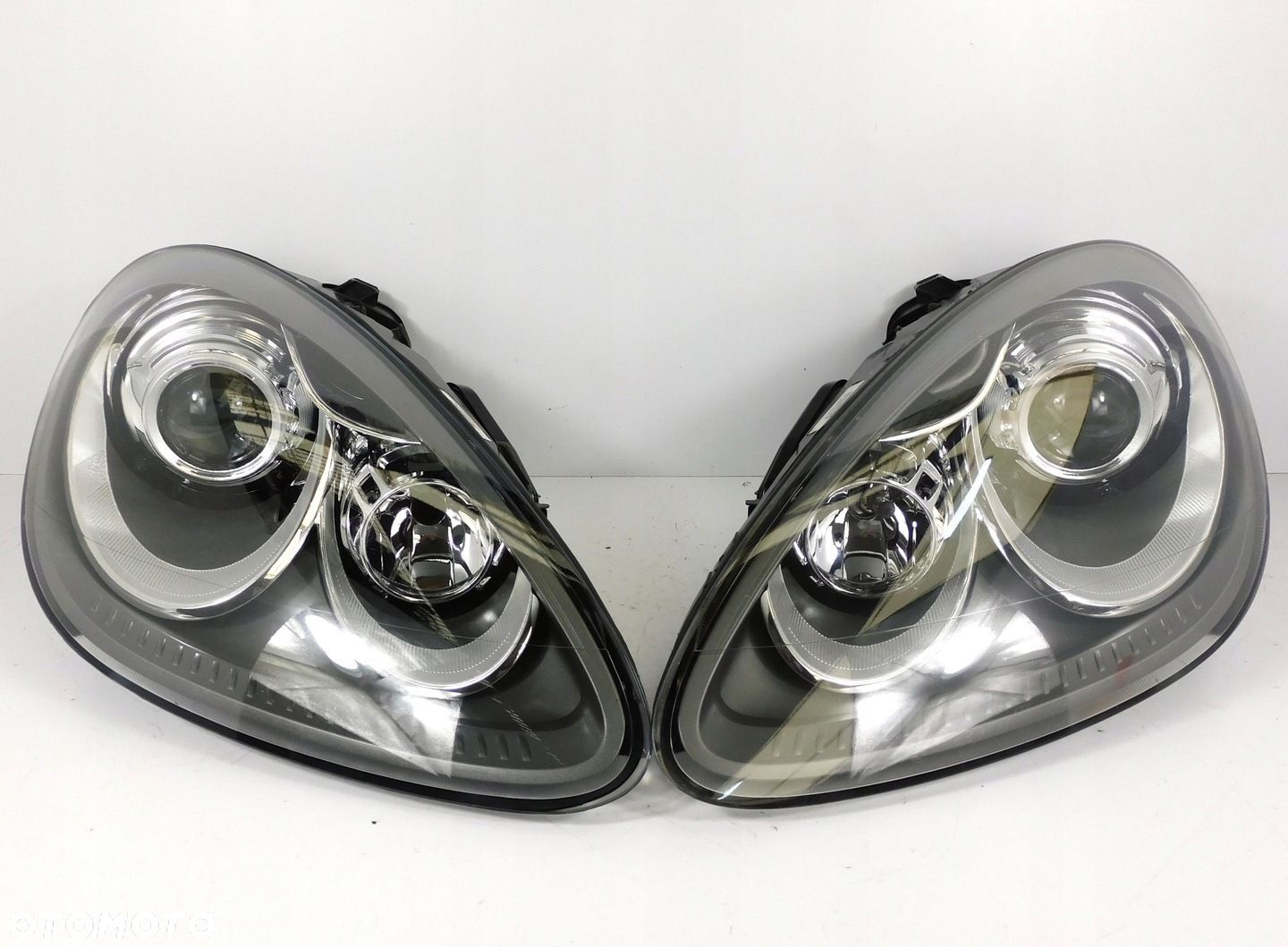 PORSCHE CAYENNE 7P5 PRZED LIFT LAMPA PRAWA LEWA EU - 1