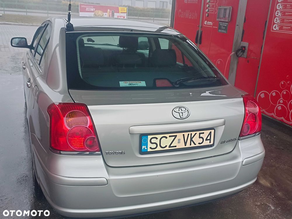 Toyota Avensis - 4