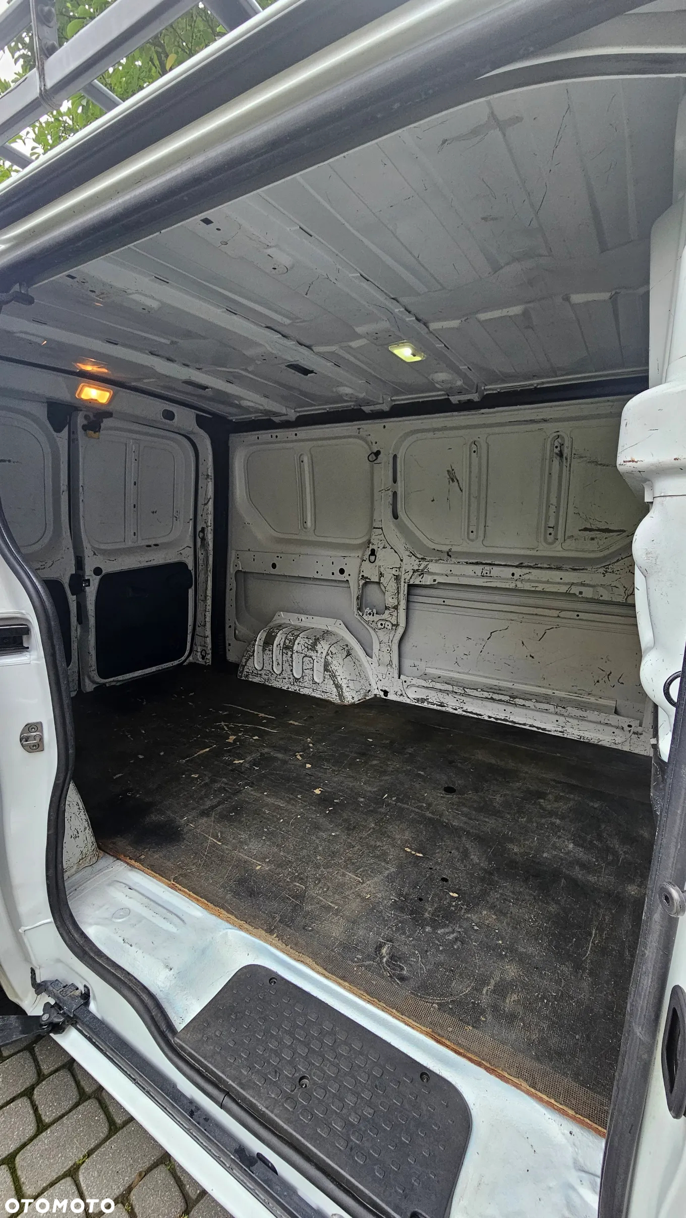 Renault Trafic - 25