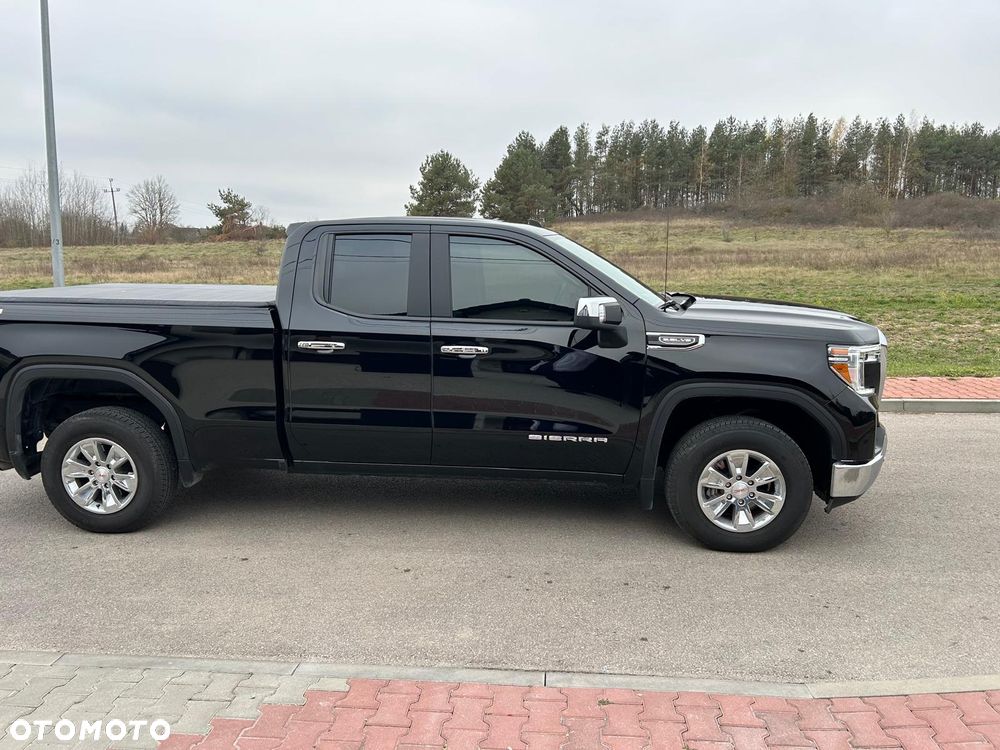 GMC Sierra - 1