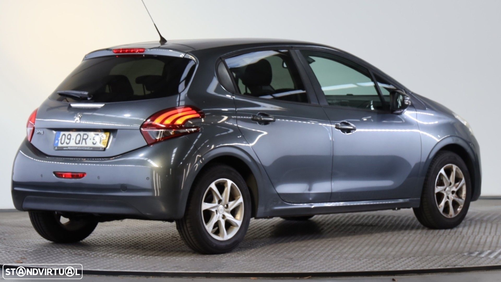 Peugeot 208 1.2 PureTech Active - 4