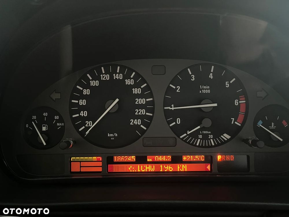 BMW Seria 7 735i L - 26