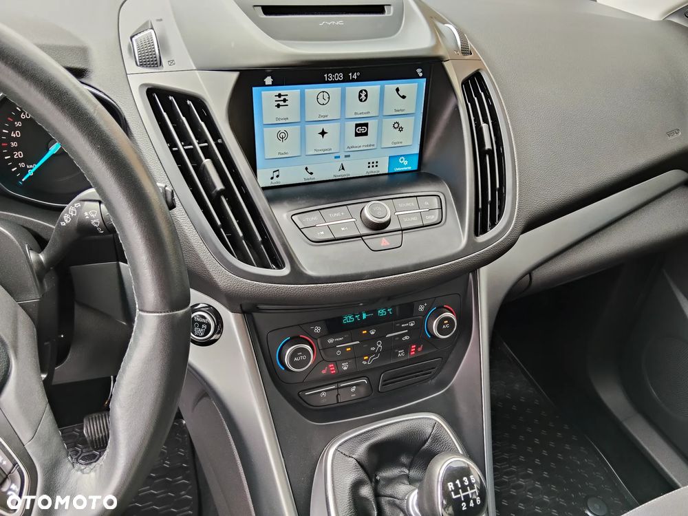 Ford Kuga 1.5 EcoBoost TITANIUM - 19