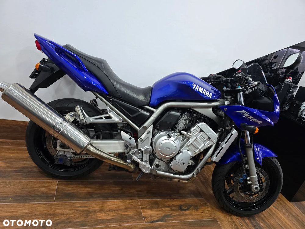 Yamaha FZS - 33