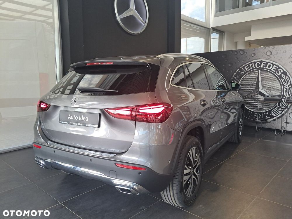 Mercedes-Benz GLA - 15