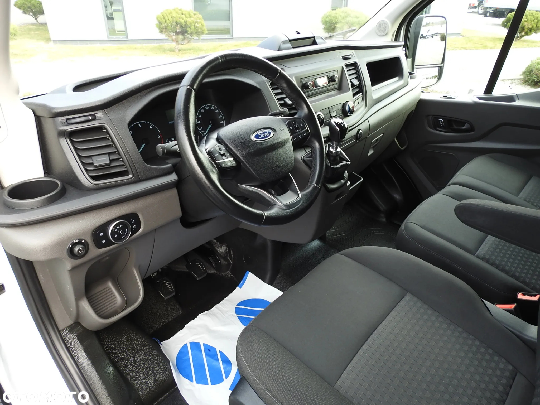 Ford TRANSIT  FURGON BRYGADÓWKA 6 MIEJSC TEMPOMAT LEDY KLIMATYZACJA 180KM [ U88643 ] - 3