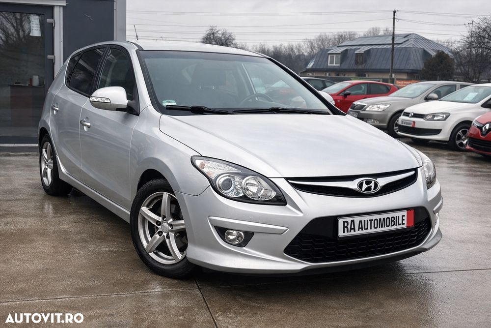 Hyundai i30 1.6 CRDI blue Classic - 1